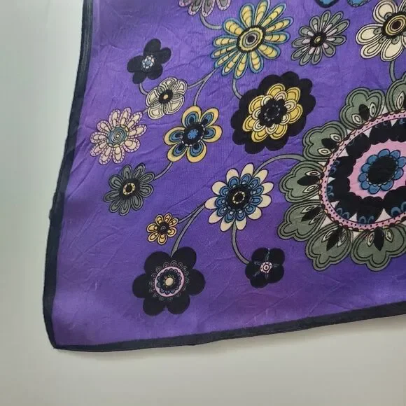60s Groovy Floral Scarf - Picture 4 of 9